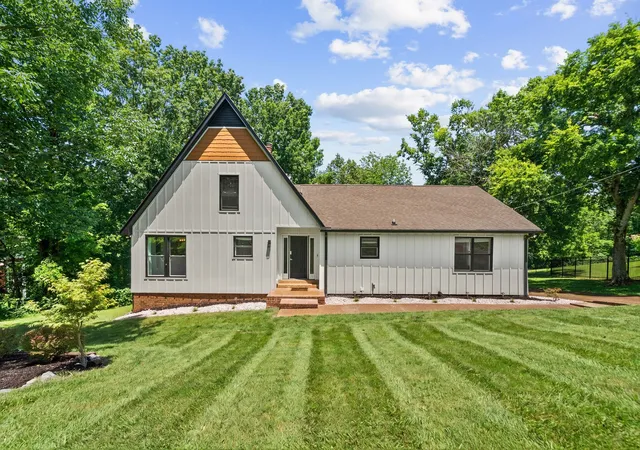 Photo 2 of Single family home for sale at 145 Forest Trl, Brentwood, TN 37027 | MLS# 3298145 | Listing updated on 2026-09-30