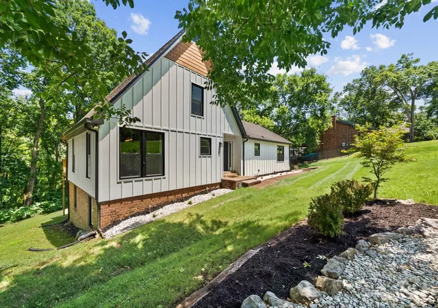 Photo 3 of Single family home for sale at 145 Forest Trl, Brentwood, TN 37027 | MLS# 3298145 | Listing updated on 2026-09-30