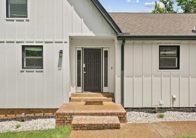Photo 3 of Single family home for sale at 145 Forest Trl, Brentwood, TN 37027 | MLS# 3298145 | Listing updated on 2026-10-11