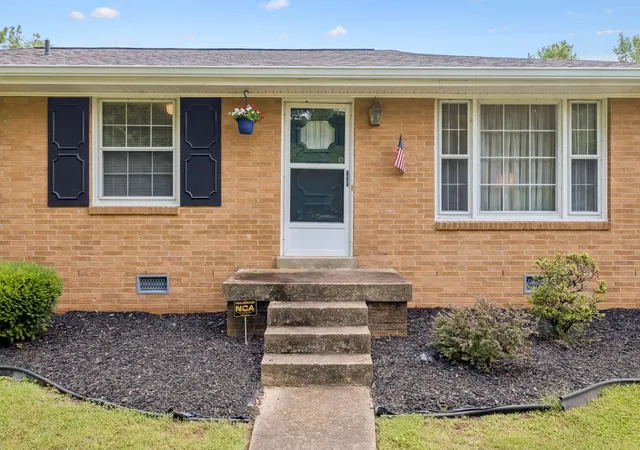 Homes for sale in Mount Juliet, TN | 502 Hillview Dr, Mount Juliet, TN 37122 | MLS# 3228344