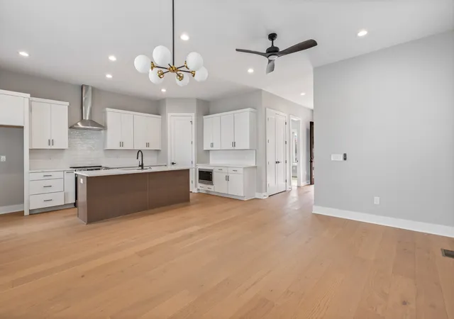 3rd image of 2142 Oakland St #A, Nashville, TN 37210 | MLS# 3223590