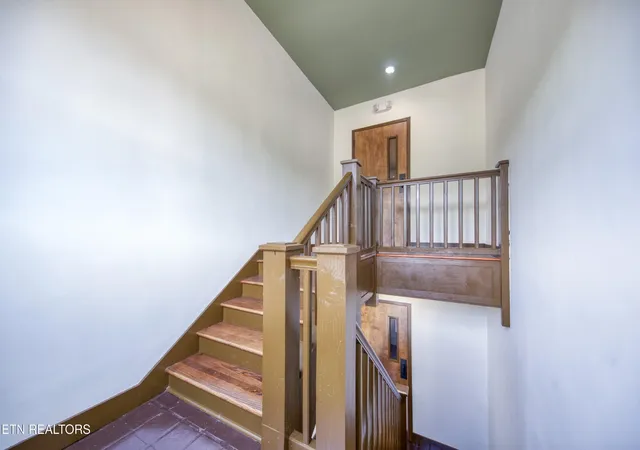 5th image of 2724 E Magnolia Ave, Knoxville, TN 37914