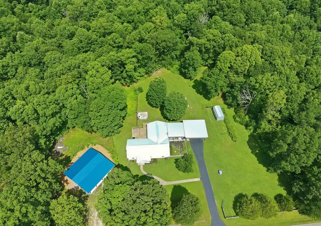 Homes for sale in Summertown, TN | 428 Peters Rd, Summertown, TN 38483 | MLS# 3225821