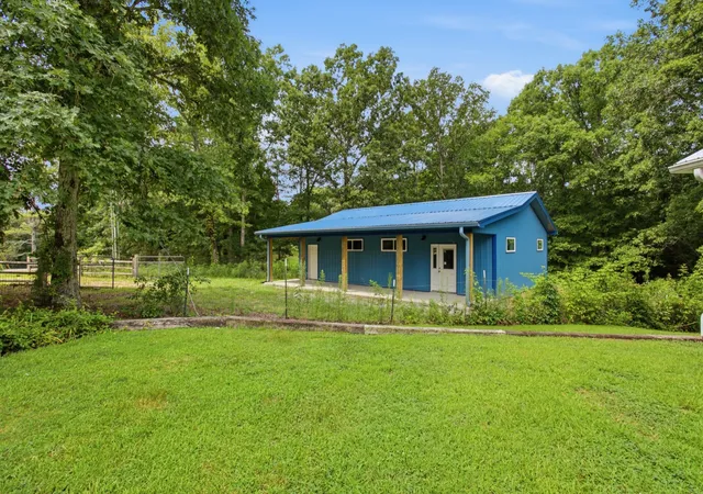 Homes for sale in Summertown, TN | 428 Peters Rd, Summertown, TN 38483 | MLS# 3225821