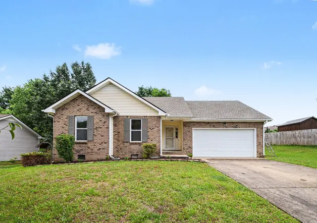Homes for sale in Clarksville, TN | 1774 Cabana Dr Ne, Clarksville, TN 37042 | MLS# 3224786