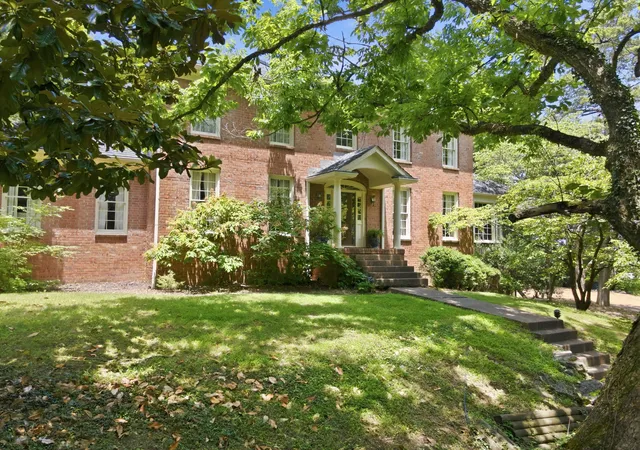 Photo 2 of Single family home for sale at 6006 Murray Ln, Brentwood, TN 37027 | MLS# 3220602 | Listing updated on 2026-09-22