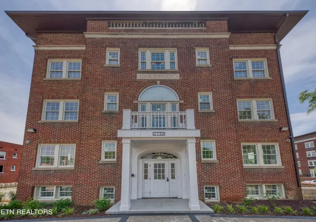 5th image of 2730 E Magnolia Ave, Knoxville, TN 37914