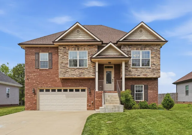 Photo 1 of Single family home for sale at 340 Chase Dr, Clarksville, TN 37043 | MLS# 3225339 | Listing updated on 2026-10-25
