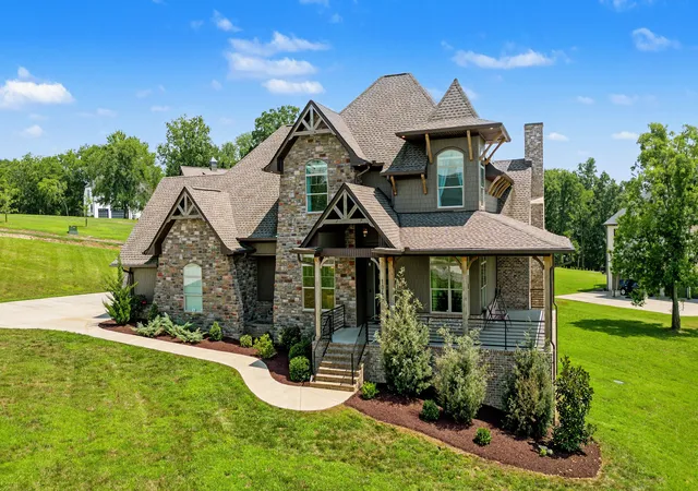 Photo 2 of Single family home for sale at 1043 Emerald Valley Dr, Castalian Springs, TN 37031 | MLS# 3220517 | Listing updated on 2026-08-26