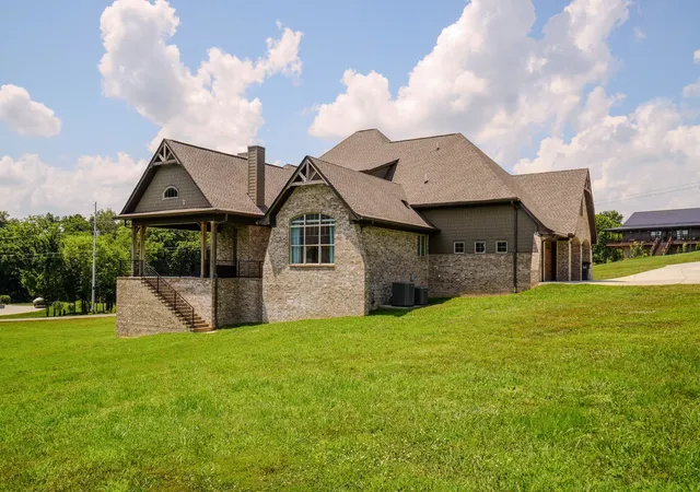 Homes for sale in Castalian Springs, TN | 1043 Emerald Valley Dr, Castalian Springs, TN 37031 | MLS# 3220517
