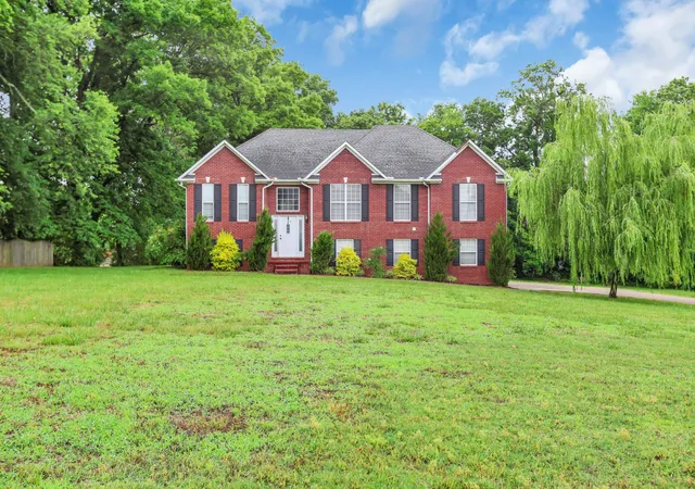 Photo 1 of Single family home for sale at 870 Rands Way, Columbia, TN 38401 | MLS# 3220682 | Listing updated on 2026-10-04