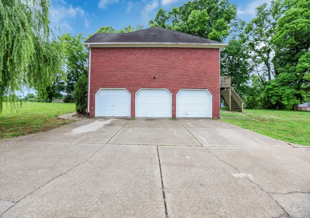 Photo 2 of Single family home for sale at 870 Rands Way, Columbia, TN 38401 | MLS# 3220682 | Listing updated on 2026-10-04