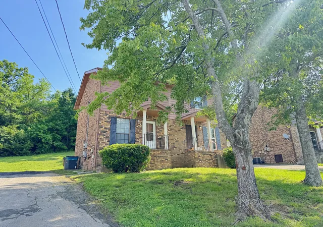 Photo 2 of Single family home for sale at 3010 Conviser Dr, Nashville, TN 37207 | MLS# 3228820 | Listing updated on 2026-08-25