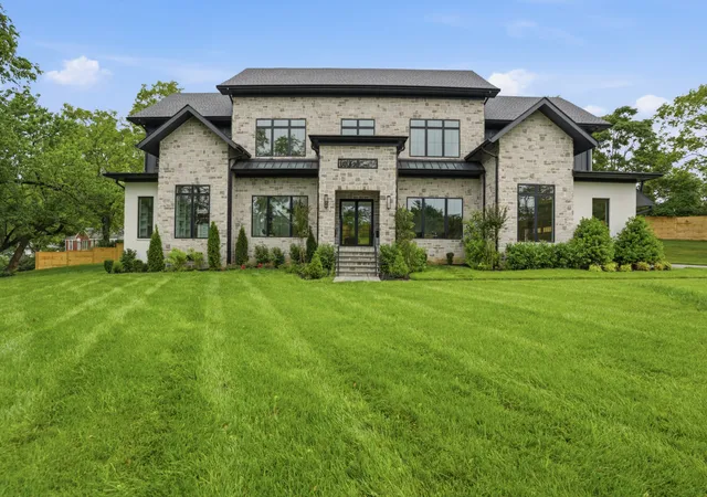 2nd image of 6612 Fleetwood Dr, Nashville, TN 37209 | MLS# 3220998