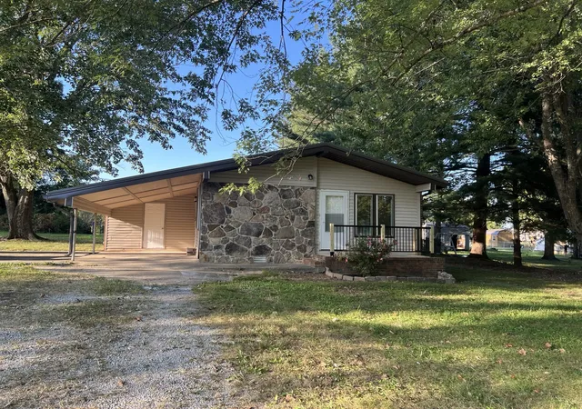 Photo 2 of Single family home for sale at 72 Sherwood Vale Cir Nw, Mc Minnville, TN 37110 | MLS# 3220635 | Listing updated on 2026-09-12
