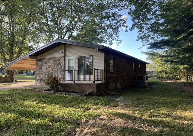 Photo 2 of Single family home for sale at 72 Sherwood Vale Cir NW, Mc Minnville, TN 37110 | MLS# 3220635 | Listing updated on 2026-09-12