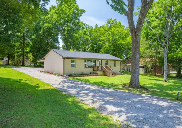 Homes for sale in Lewisburg, TN | 916 Battery Dr, Lewisburg, TN 37091 | MLS# 3228588