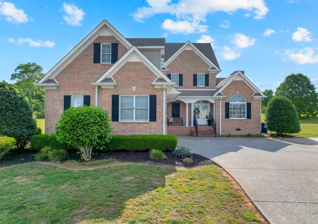 1st image of 102 Waycross Dr, Shelbyville, TN 37160 | MLS# 3220660