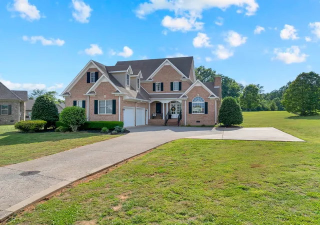 3rd image of 102 Waycross Dr, Shelbyville, TN 37160 | MLS# 3220660