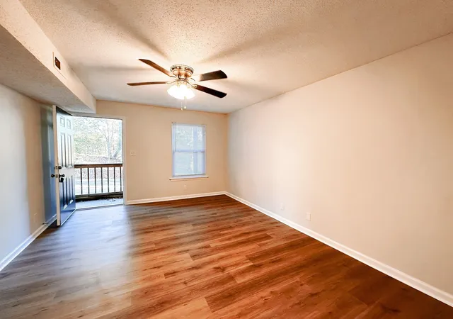 Photo 3 of Multi family home for sale at 470 Martha Ln, Clarksville, TN 37043 | MLS# 3223149 | Listing updated on 2026-10-07
