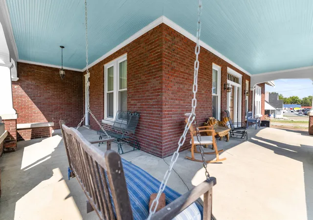 3rd image of 527 Deery St, Shelbyville, TN 37160 | MLS# 3220725