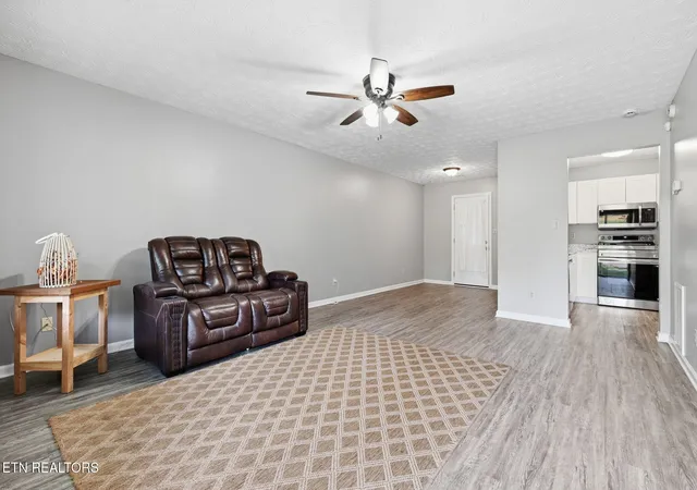 Photo 3 of Single family home for sale at 5516 W Emory Rd, Powell, TN 37849 | MLS# 3317274 | Listing updated on 2026-10-02