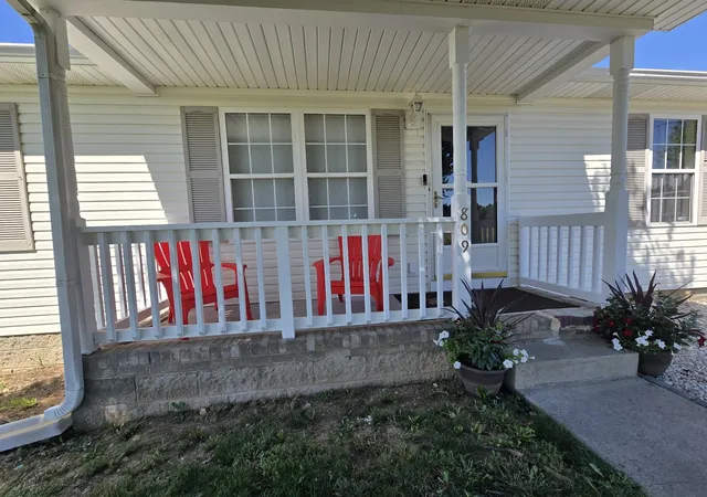 Homes for sale in Oak Grove, KY | 809 Stableford Rd, Oak Grove, KY 42262 | MLS# 3245793