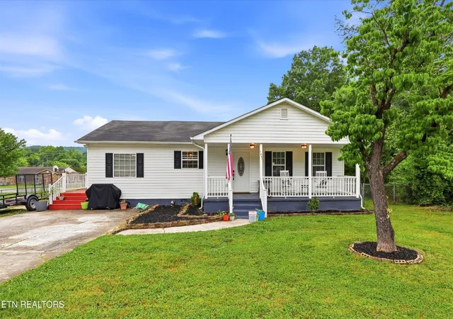 Homes for sale in Rocky Top, TN | 1001 Vivian Ave, Rocky Top, TN 37769 | MLS# 3229092