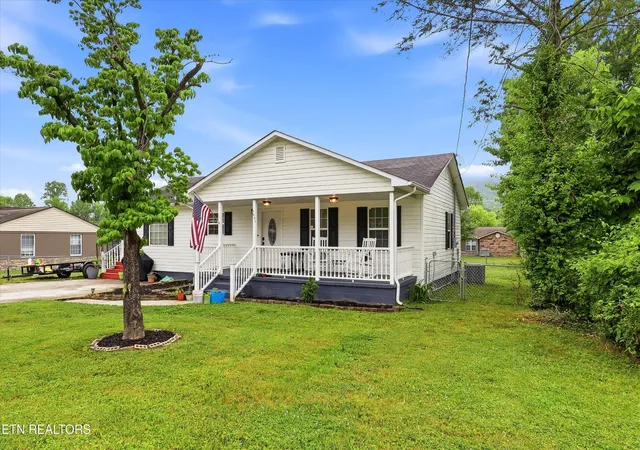 Homes for sale in Rocky Top, TN | 1001 Vivian Ave, Rocky Top, TN 37769 | MLS# 3229092