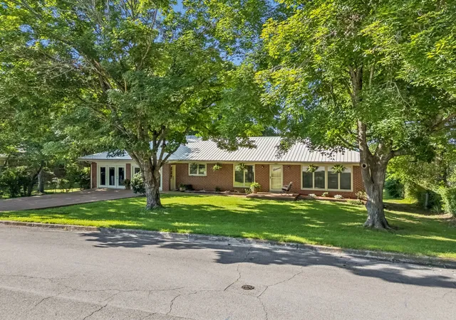 Photo 3 of Single family home for sale at 1082 Rolling Flds Cir, Columbia, TN 38401 | MLS# 3233581 | Listing updated on 2026-09-21