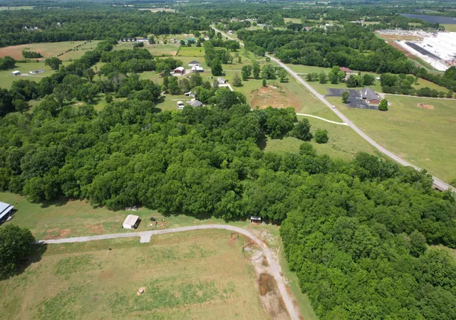 3rd image of 2701 Midland Rd, Shelbyville, TN 37160 | MLS# 3221253
