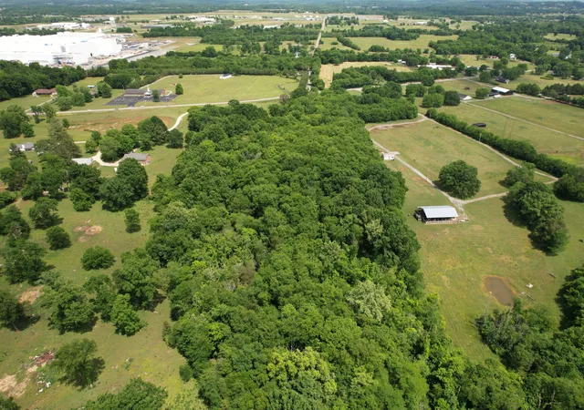 4th image of 2701 Midland Rd, Shelbyville, TN 37160 | MLS# 3221253