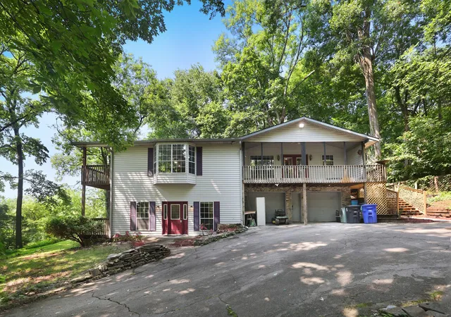 Photo 1 of Single family home for sale at 1153 Bear Crk Pike, Columbia, TN 38401 | MLS# 3245887 | Listing updated on 2026-08-11