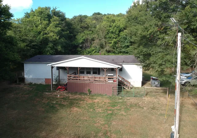Homes for sale in Watertown, TN | 225 Opossum Hollow Rd, Watertown, TN 37184 | MLS# 3220933