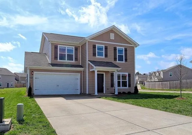 Photo 1 of Single family home for sale at 2313 Bee Hive Dr, Columbia, TN 38401 | MLS# 3221091 | Listing updated on 2026-10-16