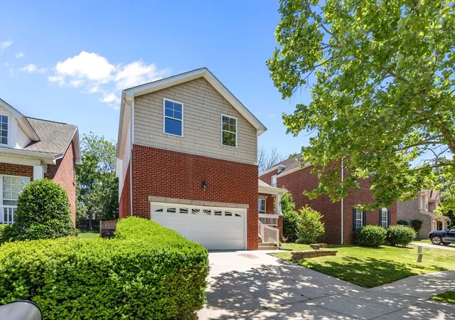 Photo 3 of Single family home for sale at 7020 Bridgeport Dr, Nashville, TN 37221 | MLS# 3222930 | Listing updated on 2026-09-01