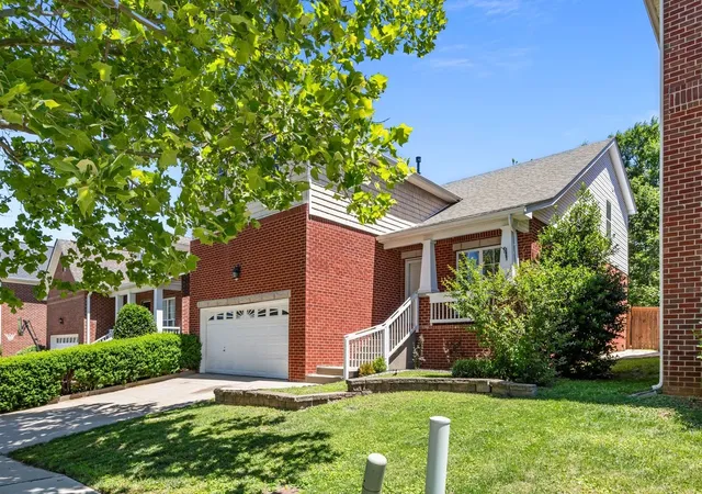 Photo 4 of Single family home for sale at 7020 Bridgeport Dr, Nashville, TN 37221 | MLS# 3222930 | Listing updated on 2026-09-01