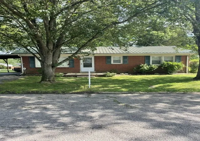 Photo 1 of Single family home for sale at 527 7th Street, Lawrenceburg, TN 38464 | MLS# 3228362 | Listing updated on 2026-09-14