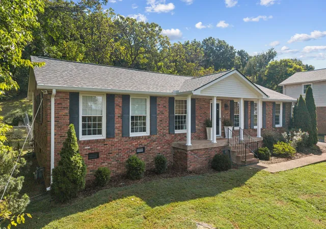 Photo 3 of Single family home for sale at 304 Cross Timbers Dr, Nashville, TN 37221 | MLS# 3526427 | Listing updated on 2026-08-31