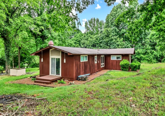 1st image of 1692 Gratton Rd, Clarksville, TN 37043 | MLS# 3223021