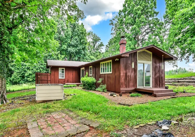 2nd image of 1692 Gratton Rd, Clarksville, TN 37043 | MLS# 3223021