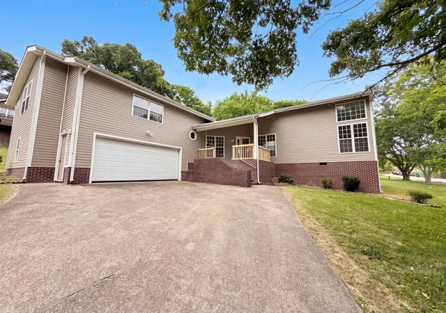 Photo 1 of Single family home for sale at 2011 Wild Cherry Dr, Lewisburg, TN 37091 | MLS# 3221242 | Listing updated on 2026-09-17