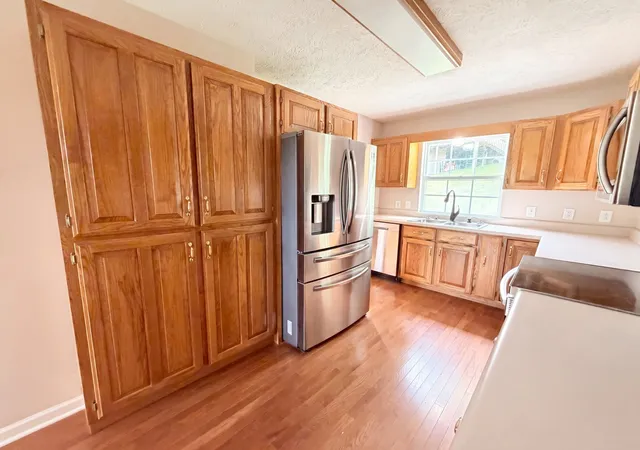 Photo 2 of Single family home for sale at 2011 Wild Cherry Dr, Lewisburg, TN 37091 | MLS# 3221242 | Listing updated on 2026-09-17