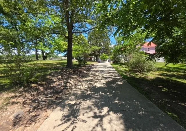 Photo 3 of Single family home for sale at 141 Leslie Dr, Harriman, TN 37748 | MLS# 3598294 | Listing updated on 2026-09-28