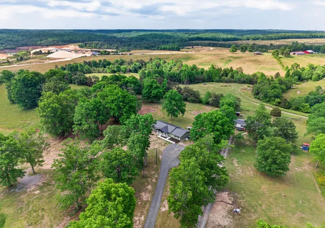 Homes for sale in Monterey, TN | 4097 Hanging Limb Hwy, Monterey, TN 38574 | MLS# 3221529