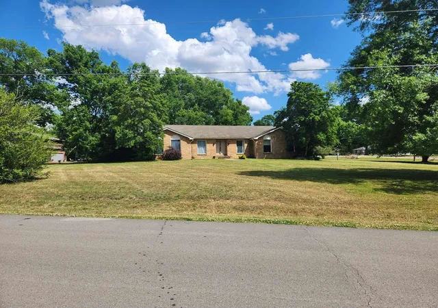 Photo 1 of Sale Pending at 220 Long Valley Rd, Brentwood, TN 37027 | MLS# 3221556 | Listing updated on 2026-09-08