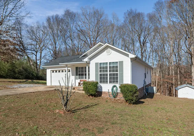 Homes for sale in Centerville, TN | 3117 Country Side Dr, Centerville, TN 37033 | MLS# 3221574