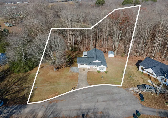 Homes for sale in Centerville, TN | 3117 Country Side Dr, Centerville, TN 37033 | MLS# 3221574