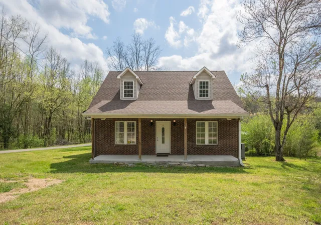 Homes for sale in Linden, TN | 2824 Hwy 100, Linden, TN 37096 | MLS# 3221765