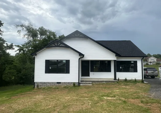Single family home for sale at 1615 Carthage Rd, Red Boiling Springs, TN 37150 | MLS# 3223173